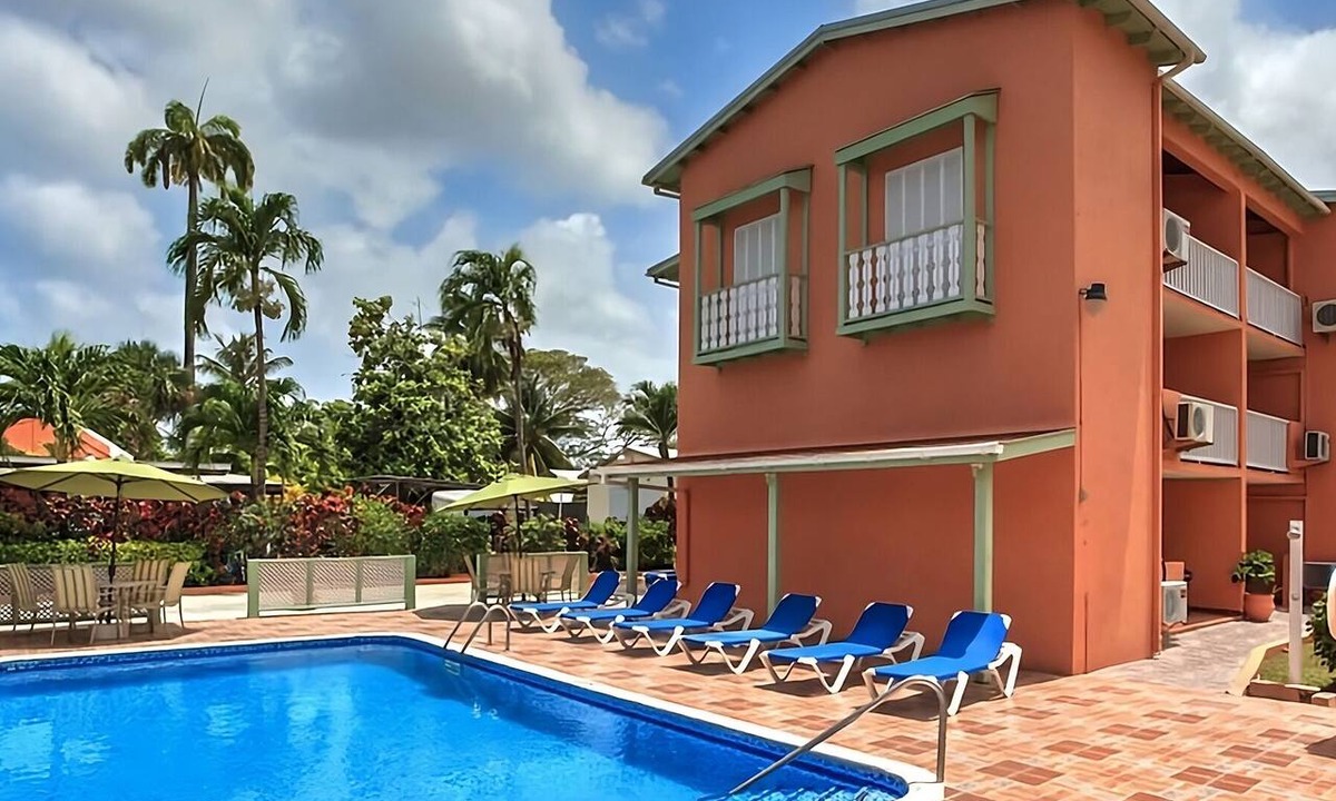 Worthing Apartment | Beach Retreat: 3 Units w/Kitchen + Balcony | Hastings Rocks Park - 1.2 miles