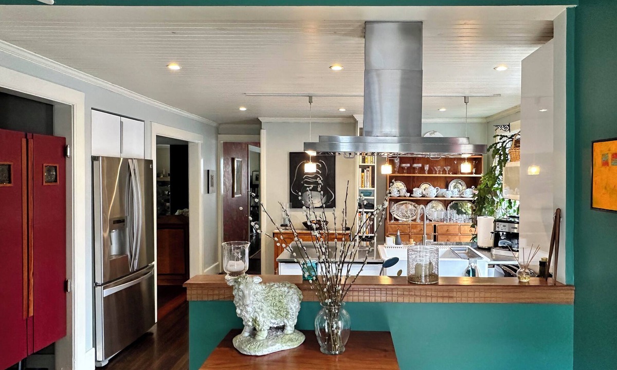 Manchester Center House | In Town Delight!
