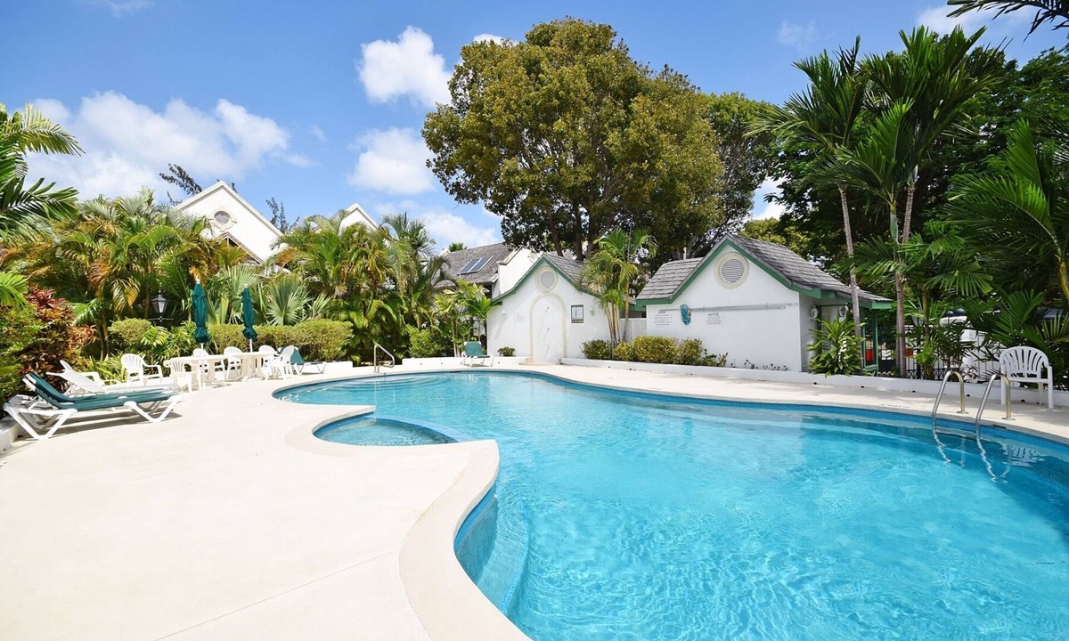 Bridgetown House | Large 3-bed townhouse w/shared pool