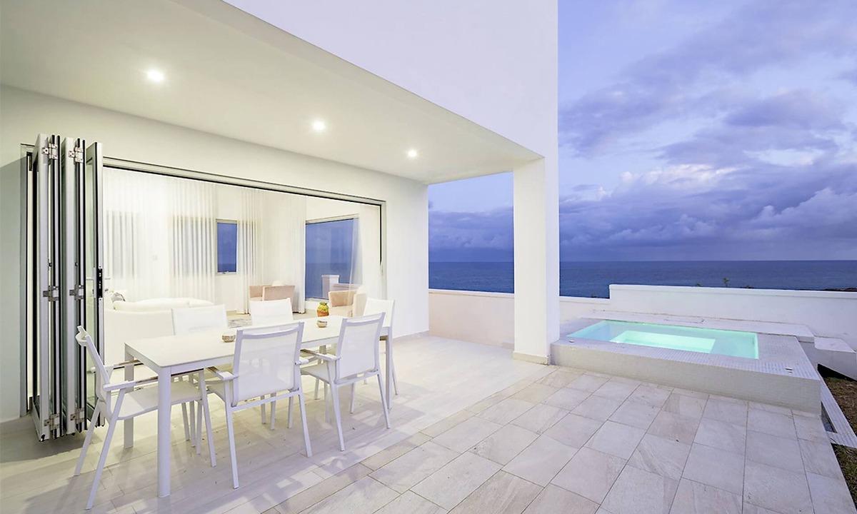 Ocean City Villa | Lilypad: Luxurious Cliffside Villa with Stunning Sea Views