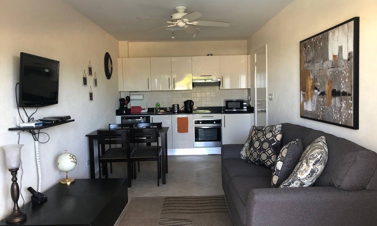 Weston Apartment | Lovely apartment with direct access to the pool