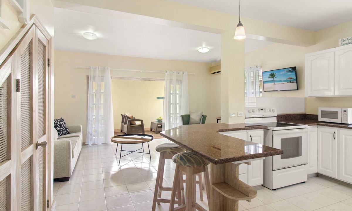 Blue Waters Apartment | Palm View 4 - Cozy 2 bedroom apartment in Barbados