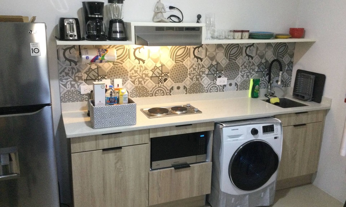 West Coast House | Rest/Work 1 Bedroom EnSuite, free parking on property, 10 mins by car to Warrens