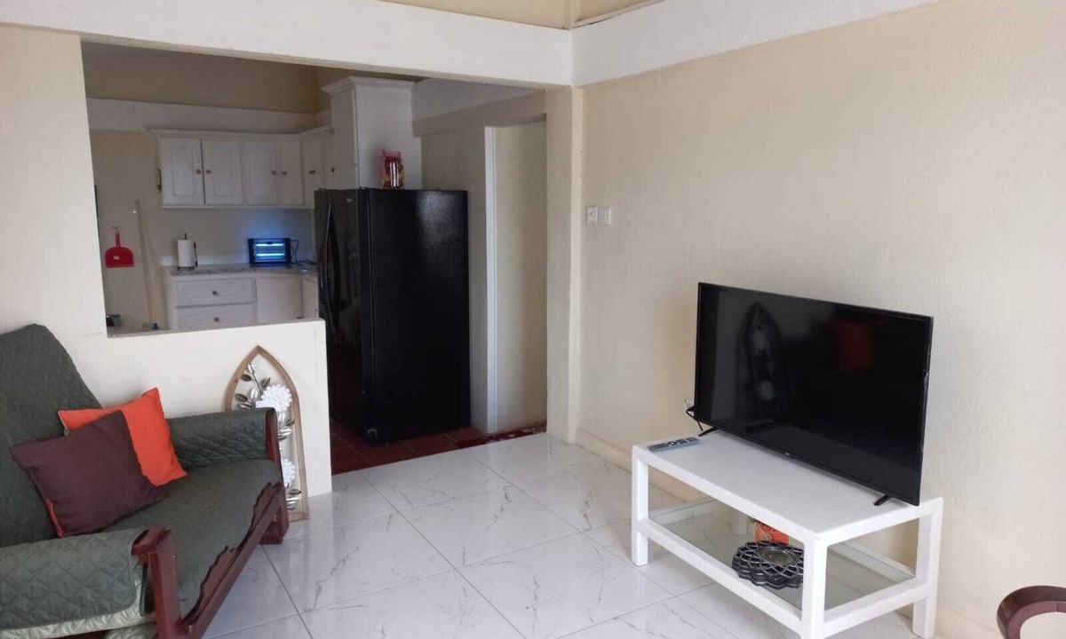 Derricks Apartment | Sea view apartment in a quiet residential area just minutes walk from the beach