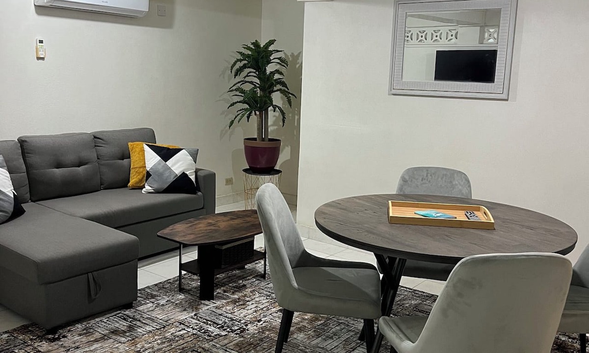 Below Rock Apartment | South Coast Vibes – Charming 2 Bedroom, 1 Bathroom Self-Contained Apartment
