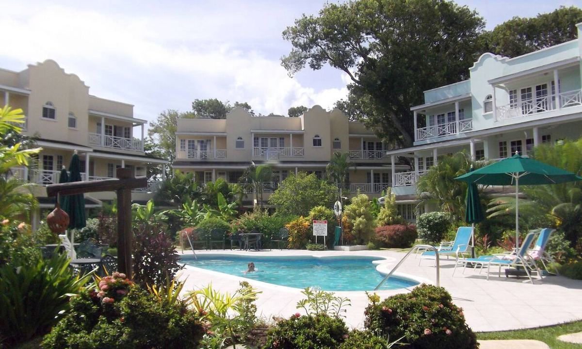 Hastings Apartment | Stylish, Opposite Beach, Sea, Boardwalk, Restaurants, Bars, Malls, 3Bed 3 Bath