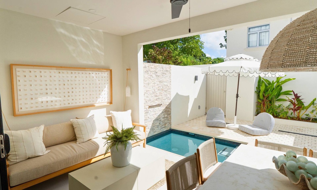 Lower Carlton House | Stylish West Coast 3BR Townhouse Near Beach with Pool