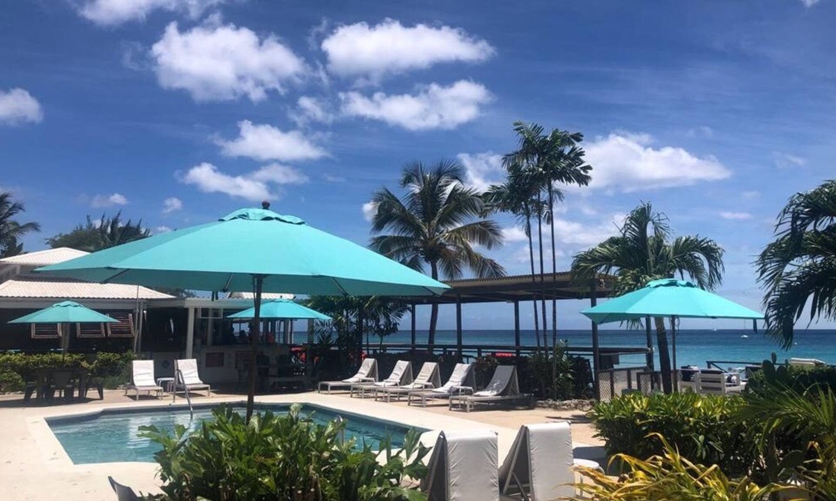 Sunset Crest Apartment | Tropical Sunset Beach Apartment Hotel