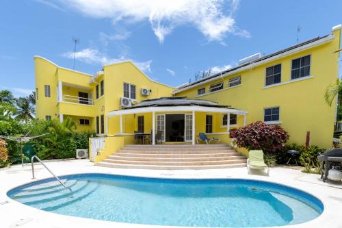 Lascelles Villa | Vida Mejor - West Pool
