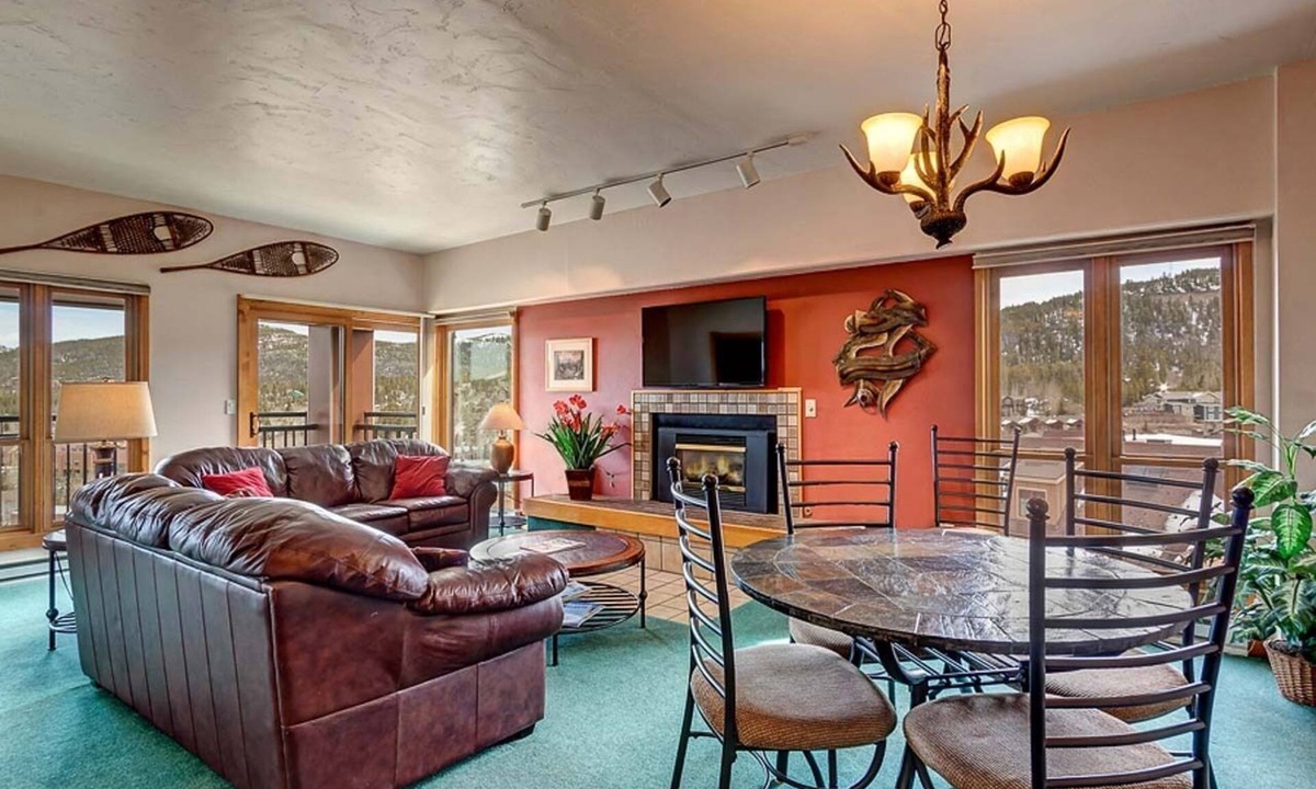 Peak 9 Condo | Village Penthouse At Wetterhorn Condo: Ski-In/Out