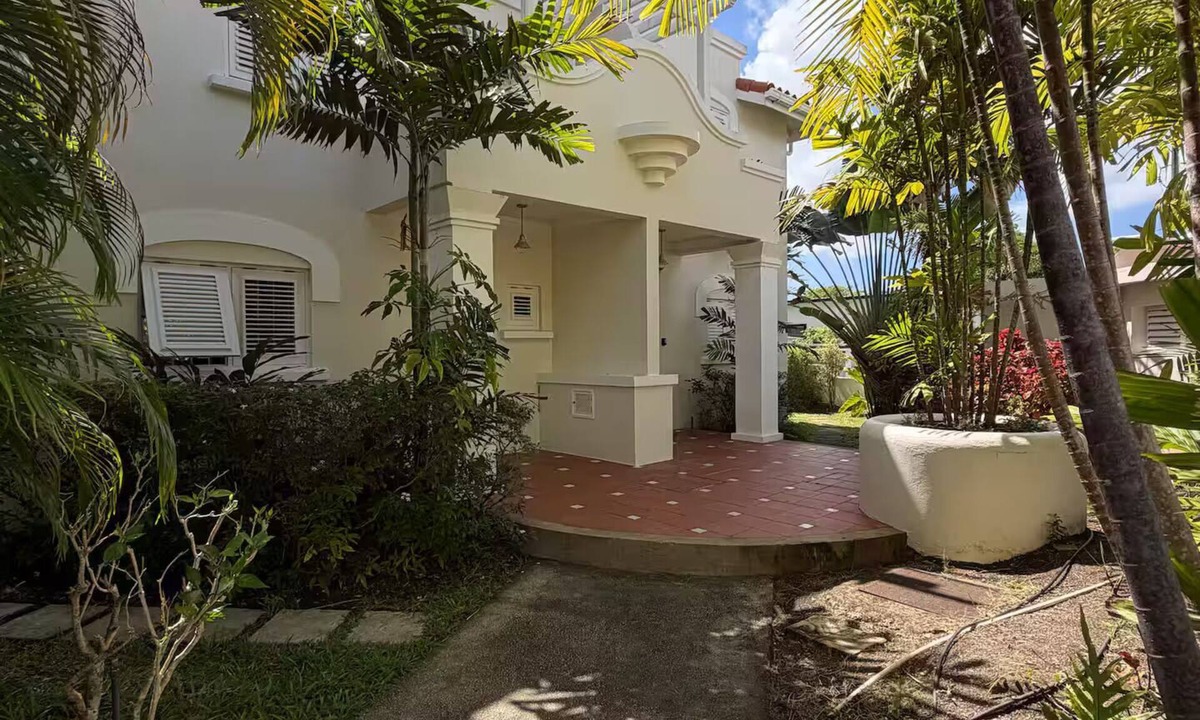 Porters House | West Coast 5 mins walk to beach 3-bedroom townhome private plunge pool