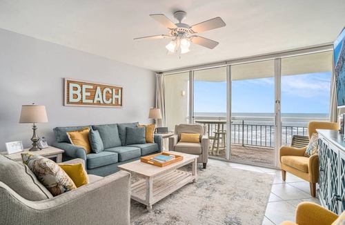 Garden City Condo | 147 m² Condo ∙ 3 bedrooms ∙ 8 guests