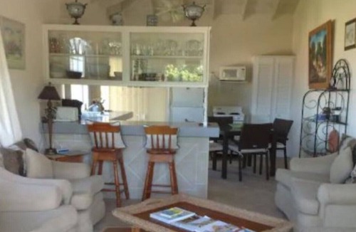 Douglas Apartment | 2 Bed Upstairs Luxury Apt Nr Beach