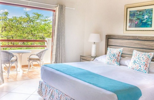 Maynards House | A Place You'll Surely Enjoy! Near Animal Flower Cave! Outdoor Pools, Parking!