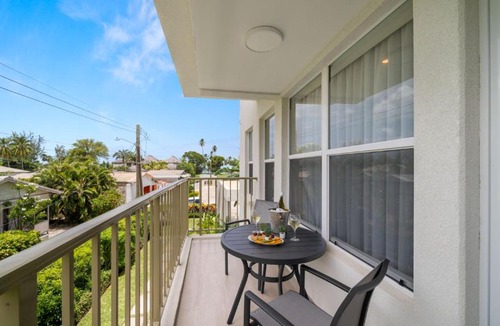 Little Battaleys Apartment | Across from beach with resort pool - Coral Beach 202