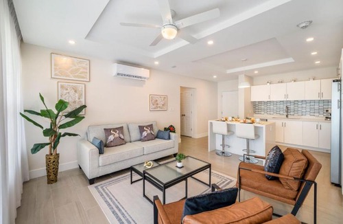 Little Battaleys Apartment | Across from beach with resort pool - Coral Beach 202