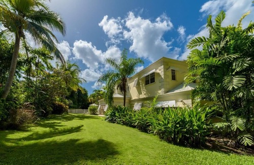 Lower Carlton Villa | Ascot 3 Villa by Fantasia Villas
