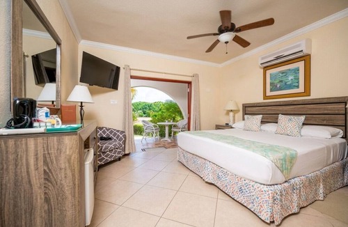 Retreat Hotel | Barbados Retreat Road Escape w/Pool Access | Historic Speightstown - 2 Miles