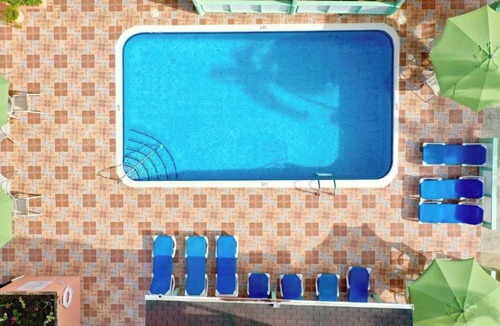 Worthing Apartment | Beach Retreat: 3 Units w/Kitchen + Balcony | Hastings Rocks Park - 1.2 miles