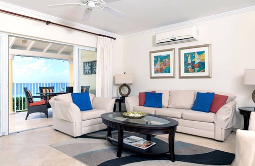Dover Condo | Beachfront Condo with Pool - Sapphire 511 (2 bed)