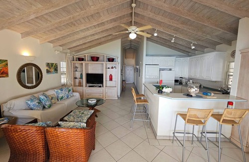 Worthing Condo | Beachfront Penthouse #7 Leith Court