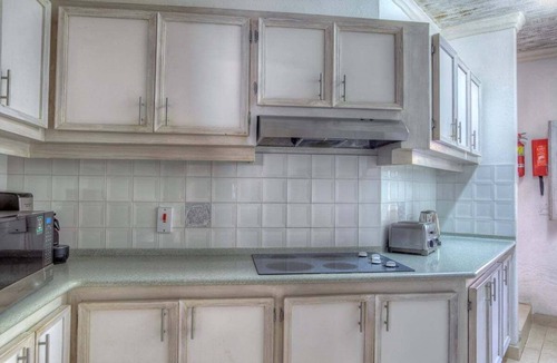 Gibbs Bay House | Beachfront Villa with Plunge Pool - Waverly One (2 bed)