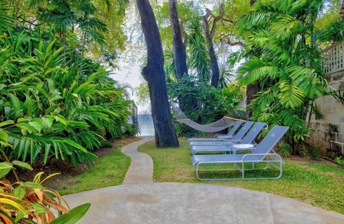 Gibbs Bay House | Beachfront Villa with Plunge Pool - Waverly One (2 bed)