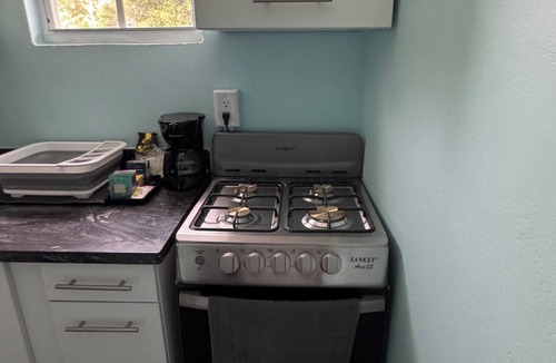 Lead Vale Apartment | Butterfly Cove