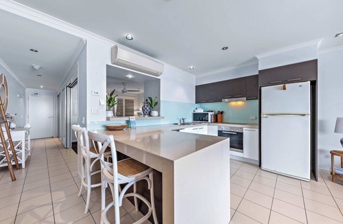 Airlie Beach Apartment | By The Sea Shore Stunning Unit Pool Spa Views
