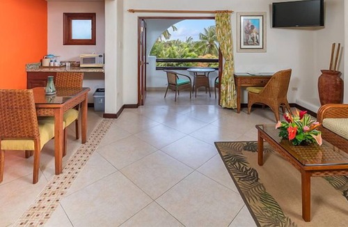 Maynards House | Caribbean Experience! 2 Spacious Units w/ Kitchen! Short Drive to Cove Bay!