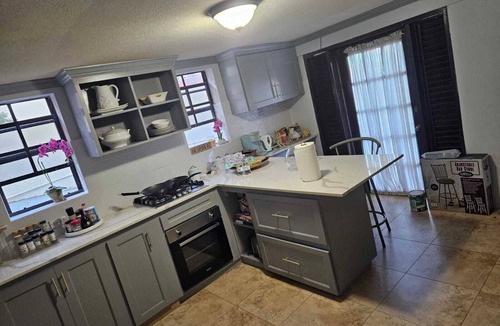 West Terrace Apartment | Charming 1-bedroom apartment in delightful Oxnards with WiFi, AC