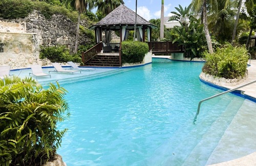 Gibbs Bay Villa | Charming 3-bedroom villa with WiFi and AC in beautiful Claridges