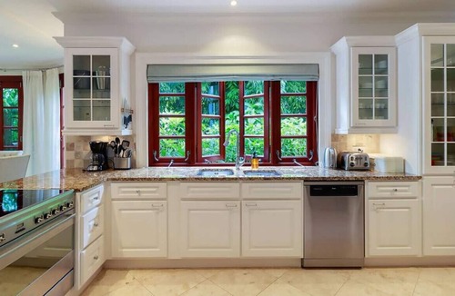 Gibbs Bay House | Claridge Plus Luxury Villa