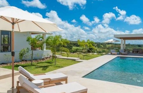 Merlin Bay House | Cloudbreak Villa at Westmoreland by Young Estates