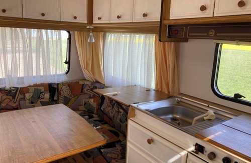 Deutsch Ossig House | Comfortable, spacious caravan to relax and unwind by the lake