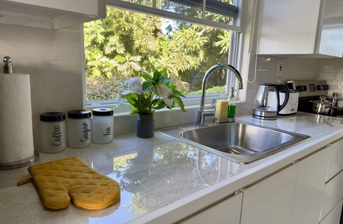 Green Garden Apartment | 🌴 Couples Hideaway, King Bed- 5 Mins to Beach & Oistins- Golden Teal