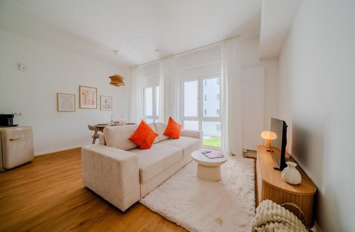 Gesundbrunnen Apartment | Cozy Parkside Suite - A Central Stay by OYA