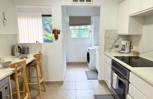 Clermont Apartment | Crystal Court Gated apartment Tennis Court, Pool, Warrens 5 min, Beach 10 min