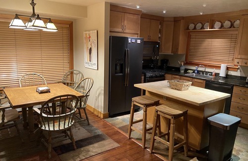 Deer Valley Condo | Deer Valley Townhouse, with New Private Hot Tub Just Steps Away from the Bus