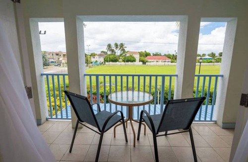 Dover Hotel | Deluxe Island Getaway Steps from Beaches and Nightlife l 3 Units w/Balcony