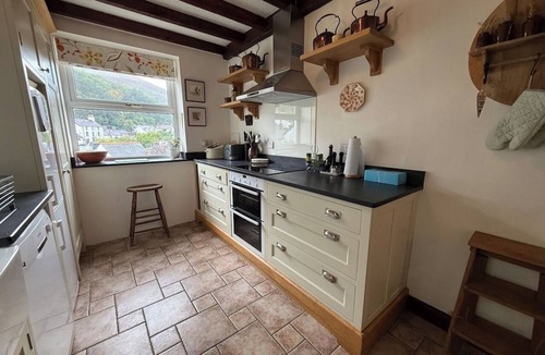 Penmaenmawr House | Elegant 4-Bed Pet-Friendly Retreat in Snowdonia