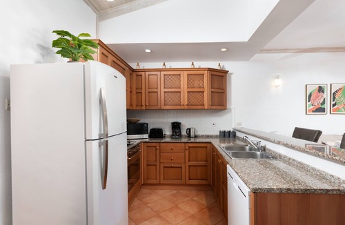 Merlin Bay Condo | Exclusive Penthouse Apartment Sugar Hill Estate Ocean Views and Beach Membership