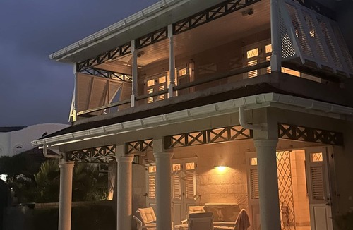 Union Hall House | Gorgeous traditional style Bajan Villa overlooking the sea at Sharks Hole Beach.