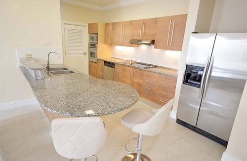 Sunset Crest House | Holetown Hideaway with pool and beach access