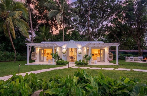Porters Villa | Honeycomb House by Fantasia Villas