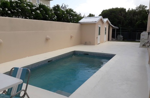Gibbs Bay House | House, Splash Pool, 2 minutes walk from the Mullins beach.