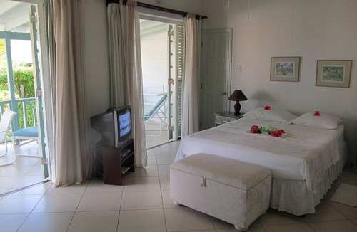 Silver Sands Apartment | Inchcape Seaside Villas right on Silver Sands Beach - Coconut Studio