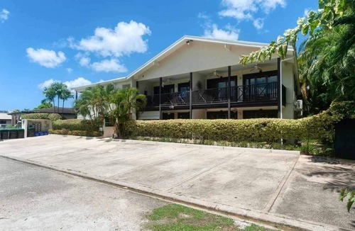 Lascelles Apartment | Ixora, boutique complex in Holetown, 5 minutes walk to beaches and amenities