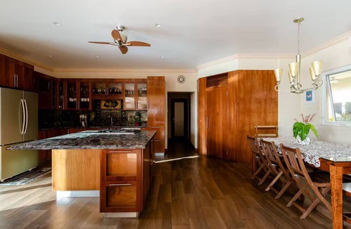 Lancaster Villa | La Maison Michelle