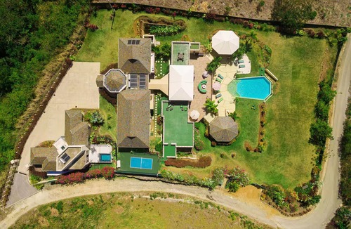 Lancaster Villa | La Maison Michelle